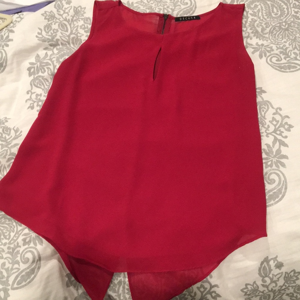 Red peephole silky tank